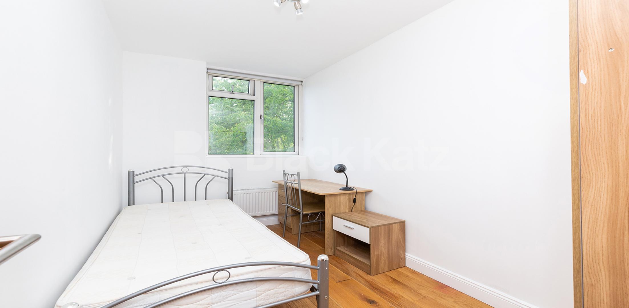 			NEWLY REFURBISHED 3/ 4 BED! , 4 Bedroom, 1 bath, 1 reception Flat			 ROWSTOCK GARDENS , CAMDEN